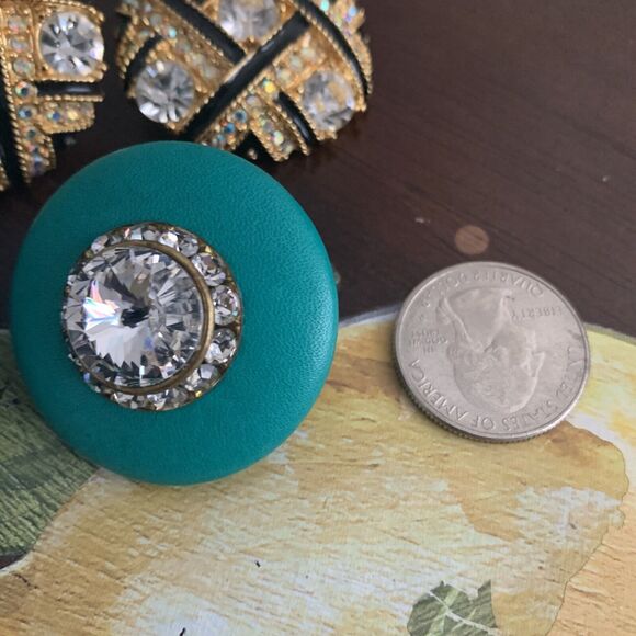 Two Pairs Of 1980S Clip On Earrings Rivoli And More - Picture 4 of 5